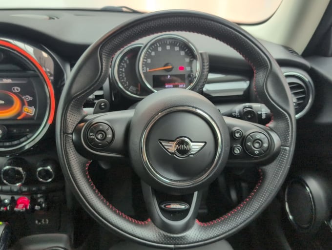 2025 Mini Hatch