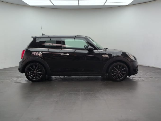 2025 Mini Hatch