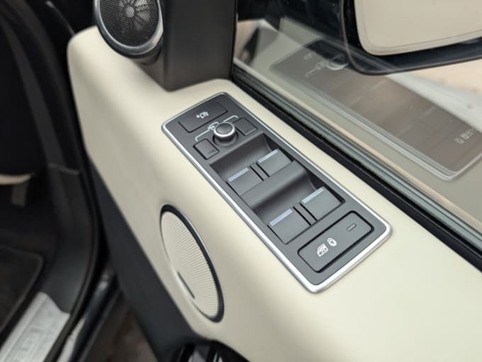 2025 Land Rover Range Rover