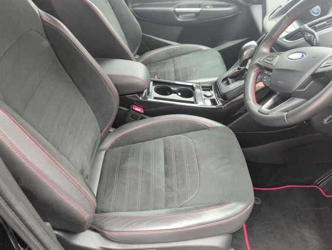 2025 Ford Kuga