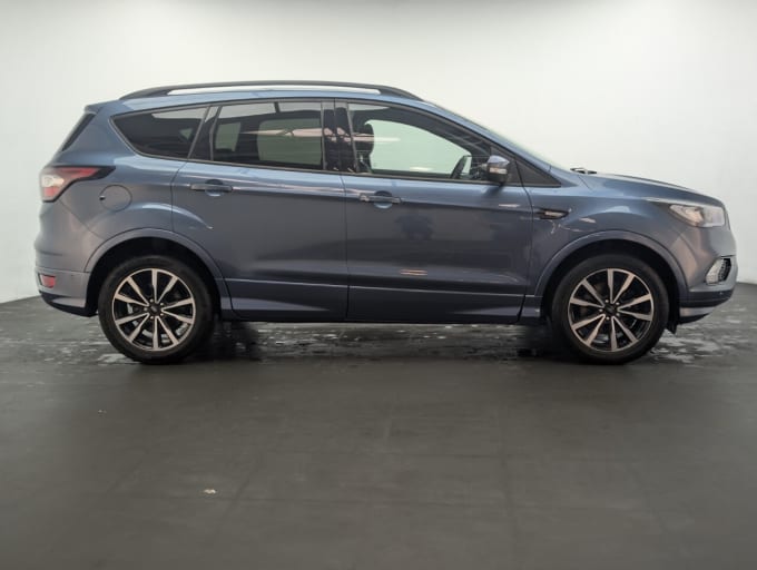 2025 Ford Kuga
