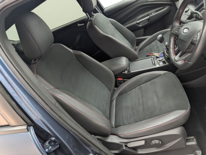 2025 Ford Kuga