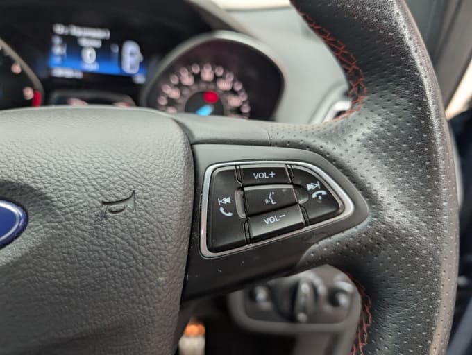 2025 Ford Kuga