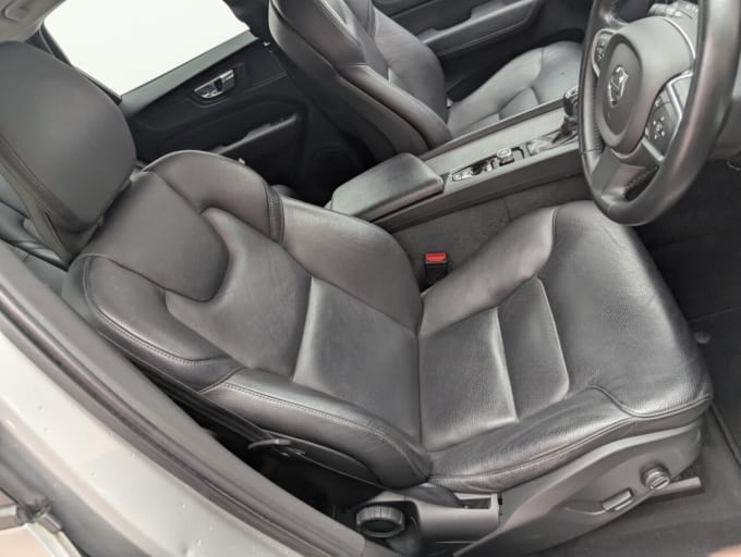 2025 Volvo Xc60