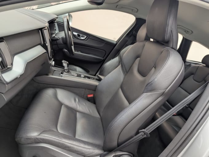 2025 Volvo Xc60