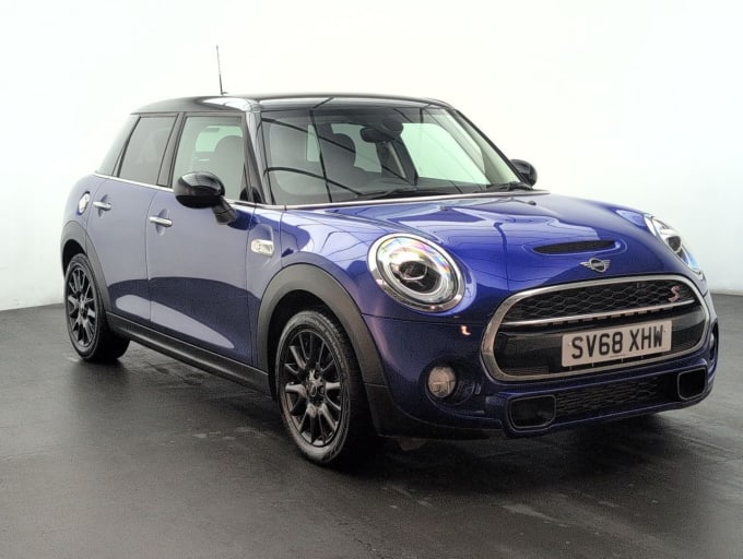 2025 Mini Hatch