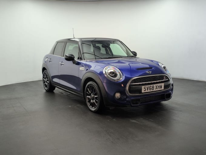 2025 Mini Hatch