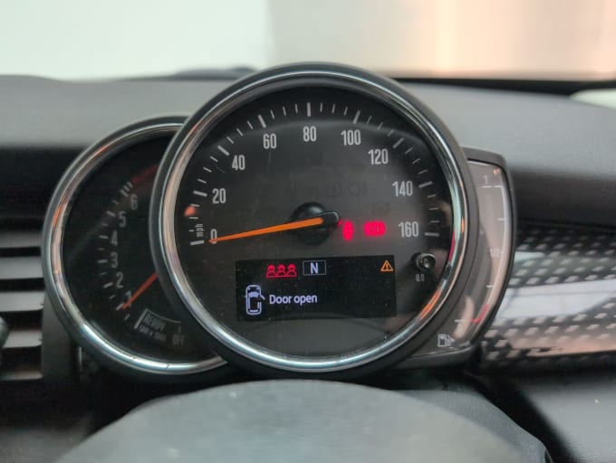 2025 Mini Hatch