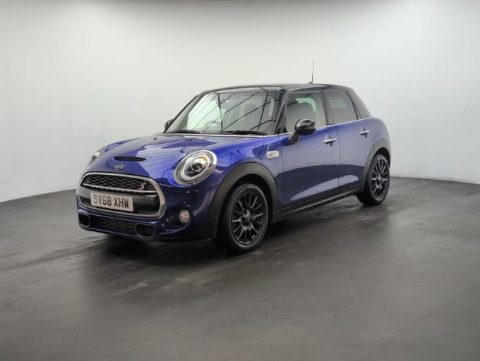 2025 Mini Hatch