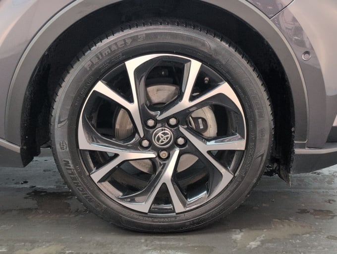 2025 Toyota C-hr