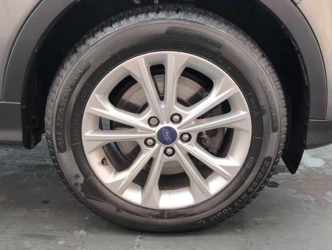 2025 Ford Kuga