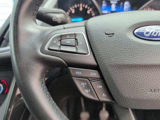 2025 Ford Kuga