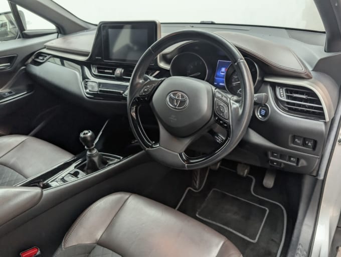 2025 Toyota C-hr