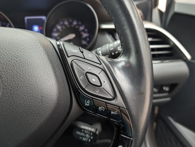 2025 Toyota C-hr