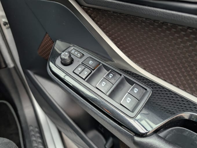 2025 Toyota C-hr