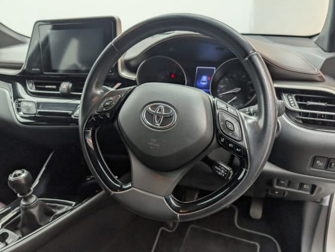 2025 Toyota C-hr