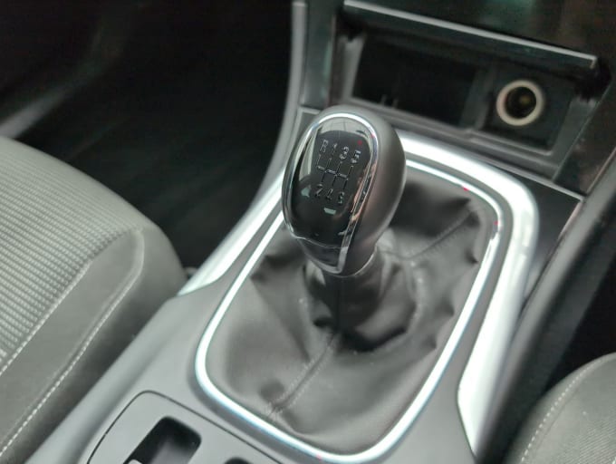 2025 Vauxhall Insignia
