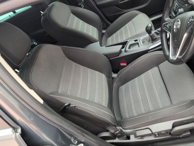 2025 Vauxhall Insignia