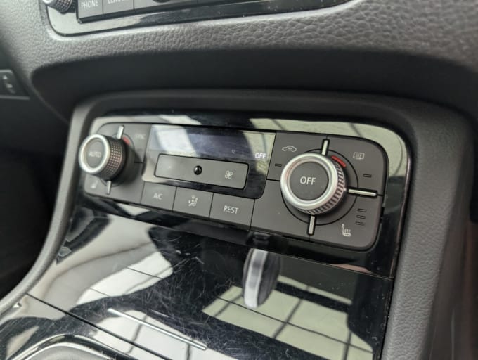 2025 Volkswagen Touareg