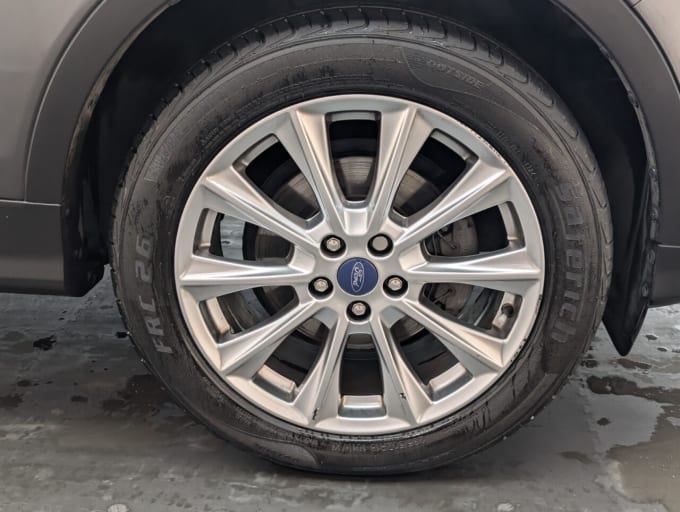 2025 Ford Kuga