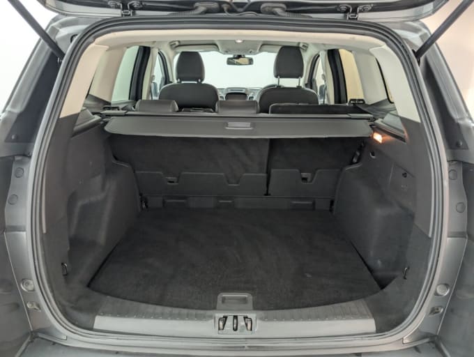 2025 Ford Kuga