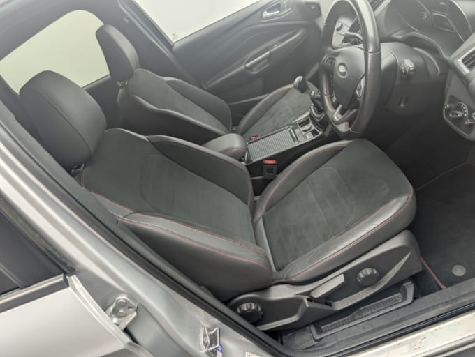 2025 Ford Kuga