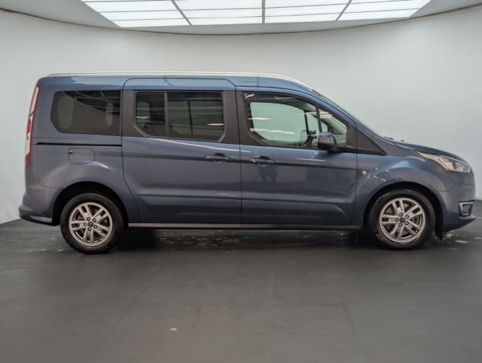 2025 Ford Grand Tourneo Connect