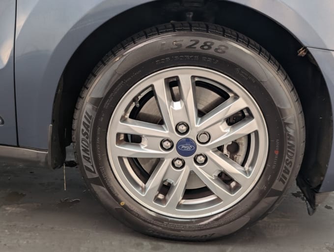 2025 Ford Grand Tourneo Connect