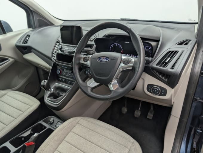 2025 Ford Grand Tourneo Connect