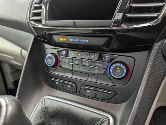 2025 Ford Grand Tourneo Connect