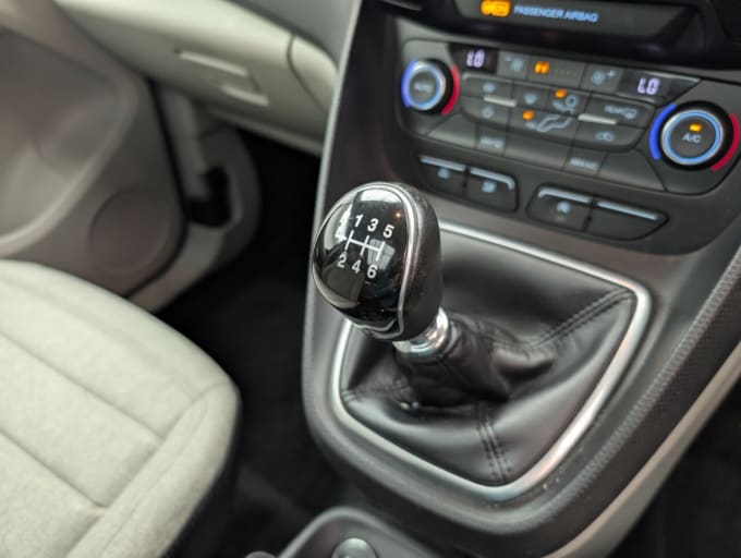 2025 Ford Grand Tourneo Connect