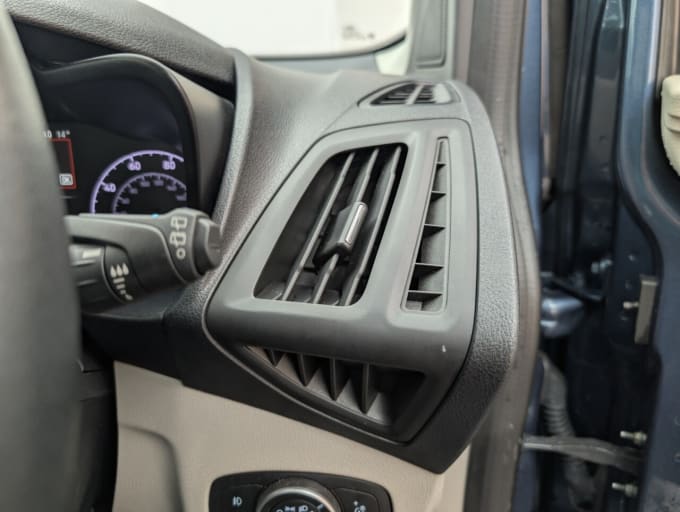 2025 Ford Grand Tourneo Connect