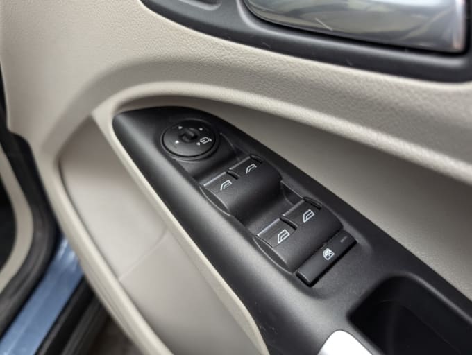 2025 Ford Grand Tourneo Connect