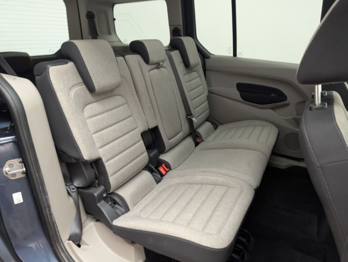 2025 Ford Grand Tourneo Connect