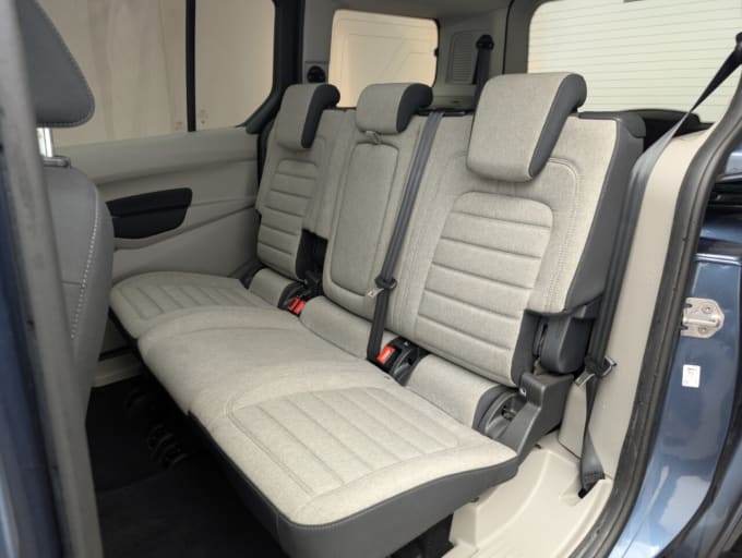 2025 Ford Grand Tourneo Connect