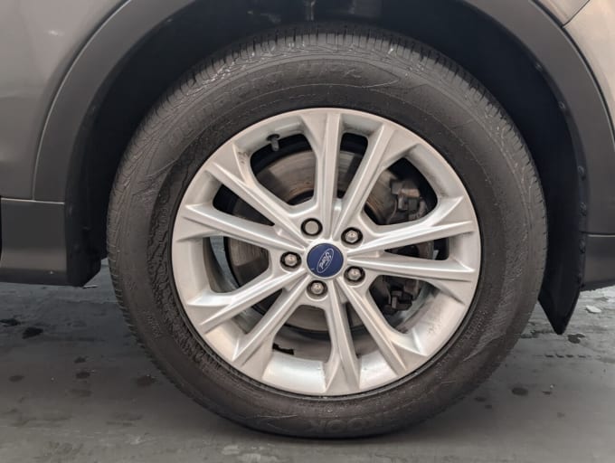 2025 Ford Kuga
