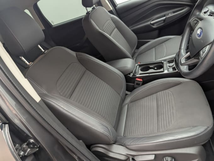 2025 Ford Kuga