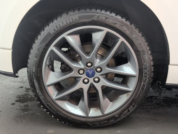 2025 Ford Edge
