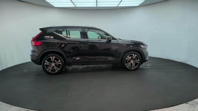2025 Volvo Xc40