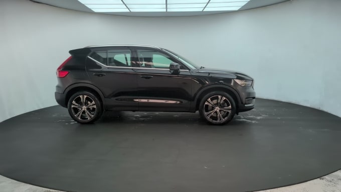 2025 Volvo Xc40