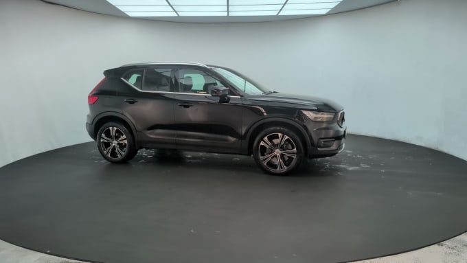 2025 Volvo Xc40