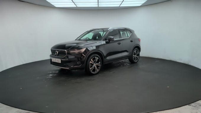 2025 Volvo Xc40