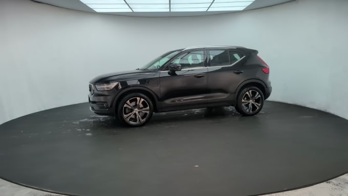 2025 Volvo Xc40