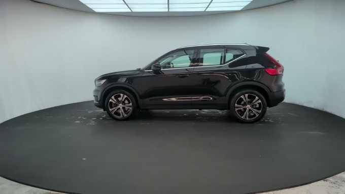 2025 Volvo Xc40