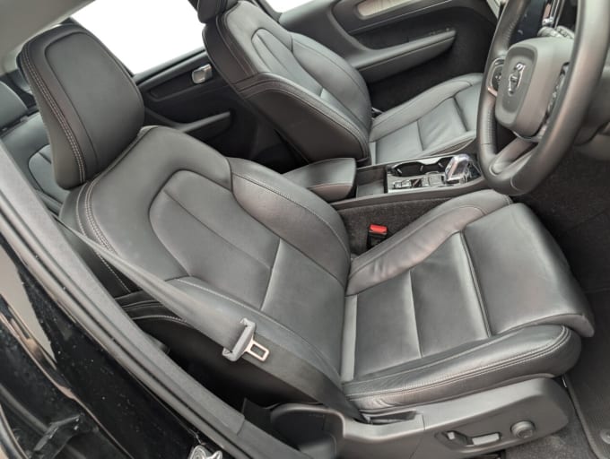 2025 Volvo Xc40