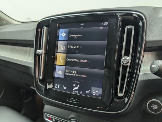 2025 Volvo Xc40