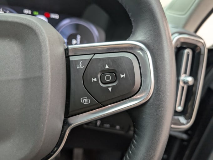 2025 Volvo Xc40