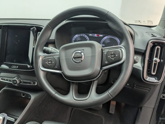 2025 Volvo Xc40