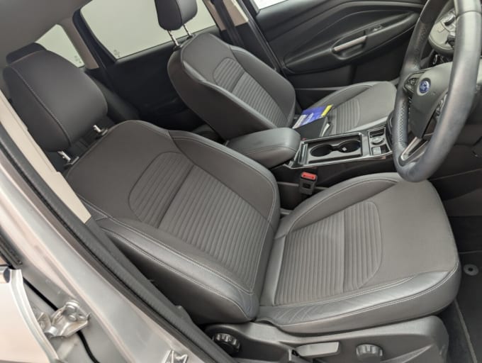 2025 Ford Kuga