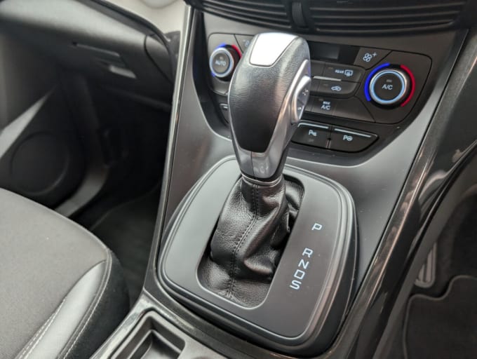 2025 Ford Kuga
